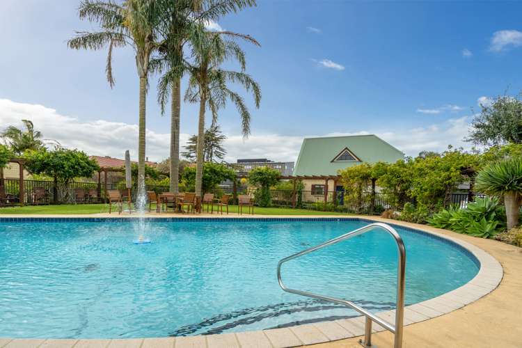 3/52 Taharoto Road Takapuna_17