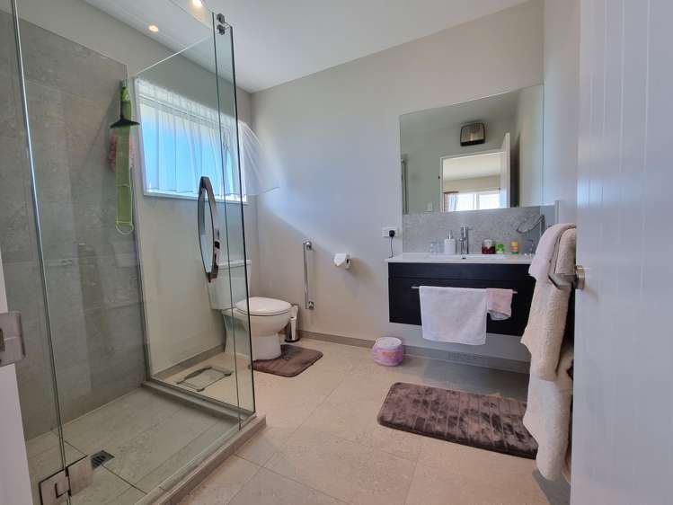 9 Higgins Place Paroa_7