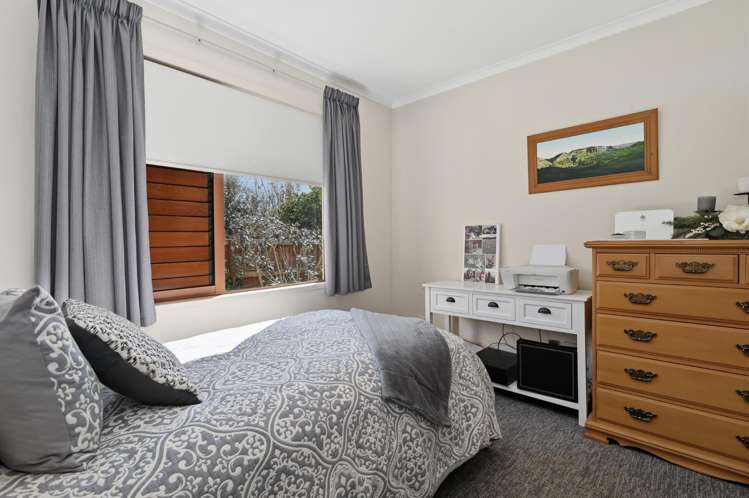 1/8 Cheyne Road (Cotswold Court) Pyes Pa_14