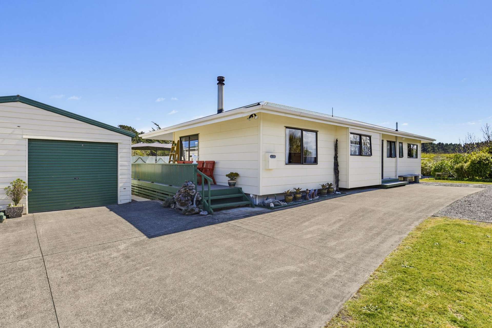 15 Muaupoko Street Hokio Beach_0