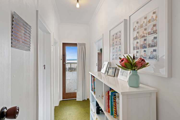 22 Esplanade Kaka Point_15