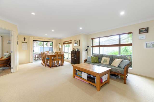 1 Mary Forgham Drive Greenhithe_2