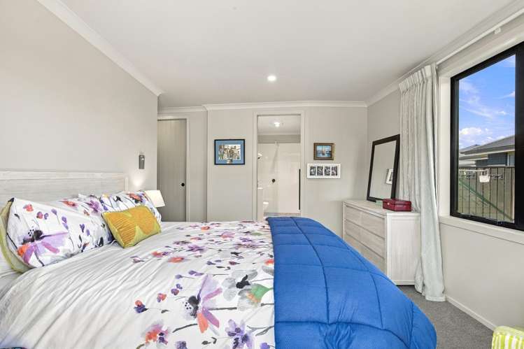 15 Noumea Drive Rangatira Park_17