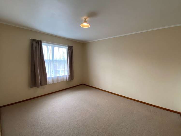 1/2 Pooley Street Pakuranga Heights_6