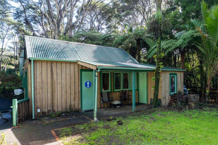 6 Cochran Road Oratia_32