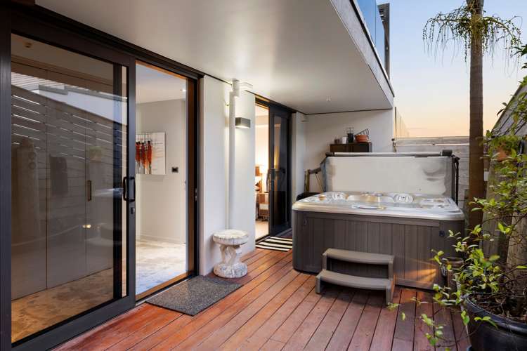 2/415 Oceanbeach Road Mount Maunganui_22