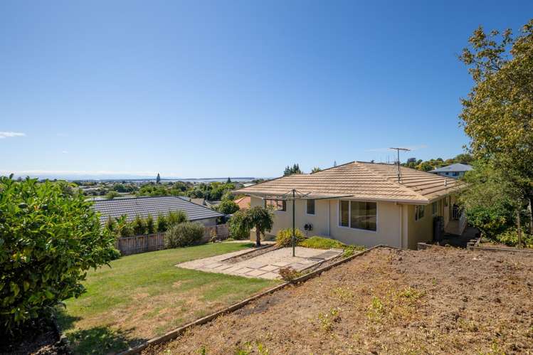 27 Idesia Grove Richmond_15