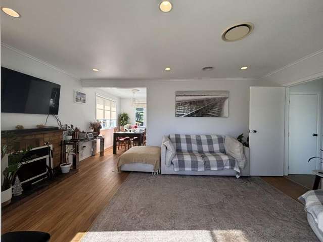120 Vodanovich Road Te Atatu South_2