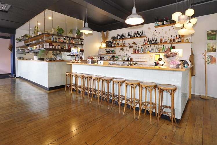 14 Anzac Parade Hamilton Central_11