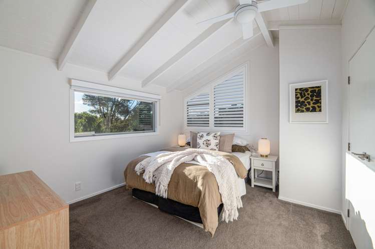 22 Woodfern Crescent Titirangi_30