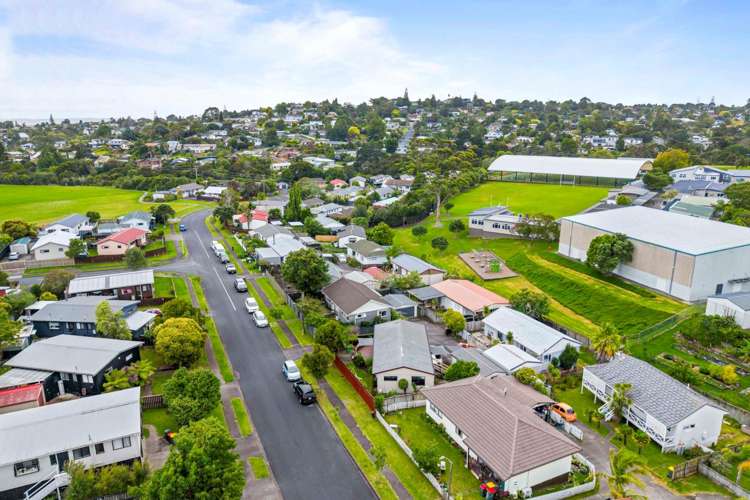 23 Meadowvale Rise Titirangi_24