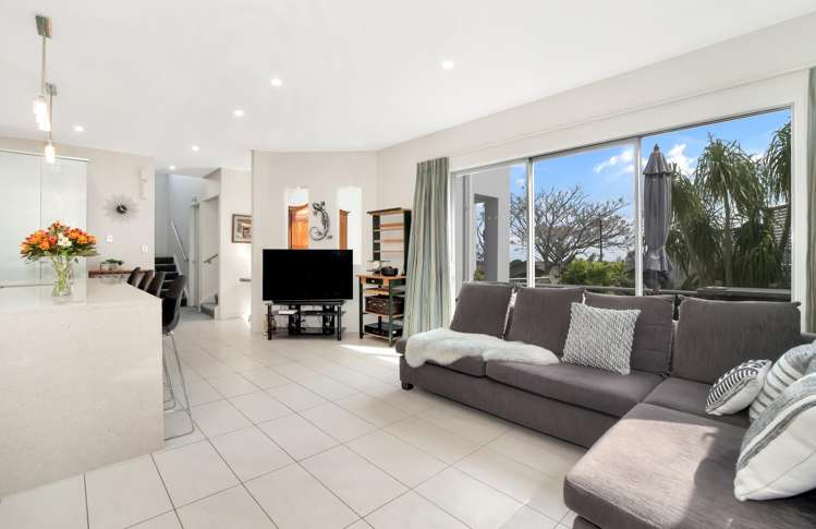 24 Riddington Rise Ohauiti_10