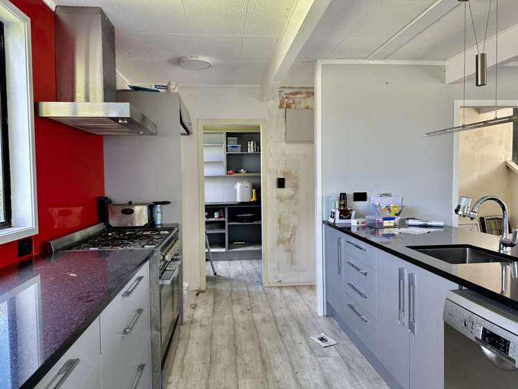 21 Lake Road Awanui_13