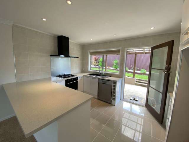2/44 Howe Street Howick_1