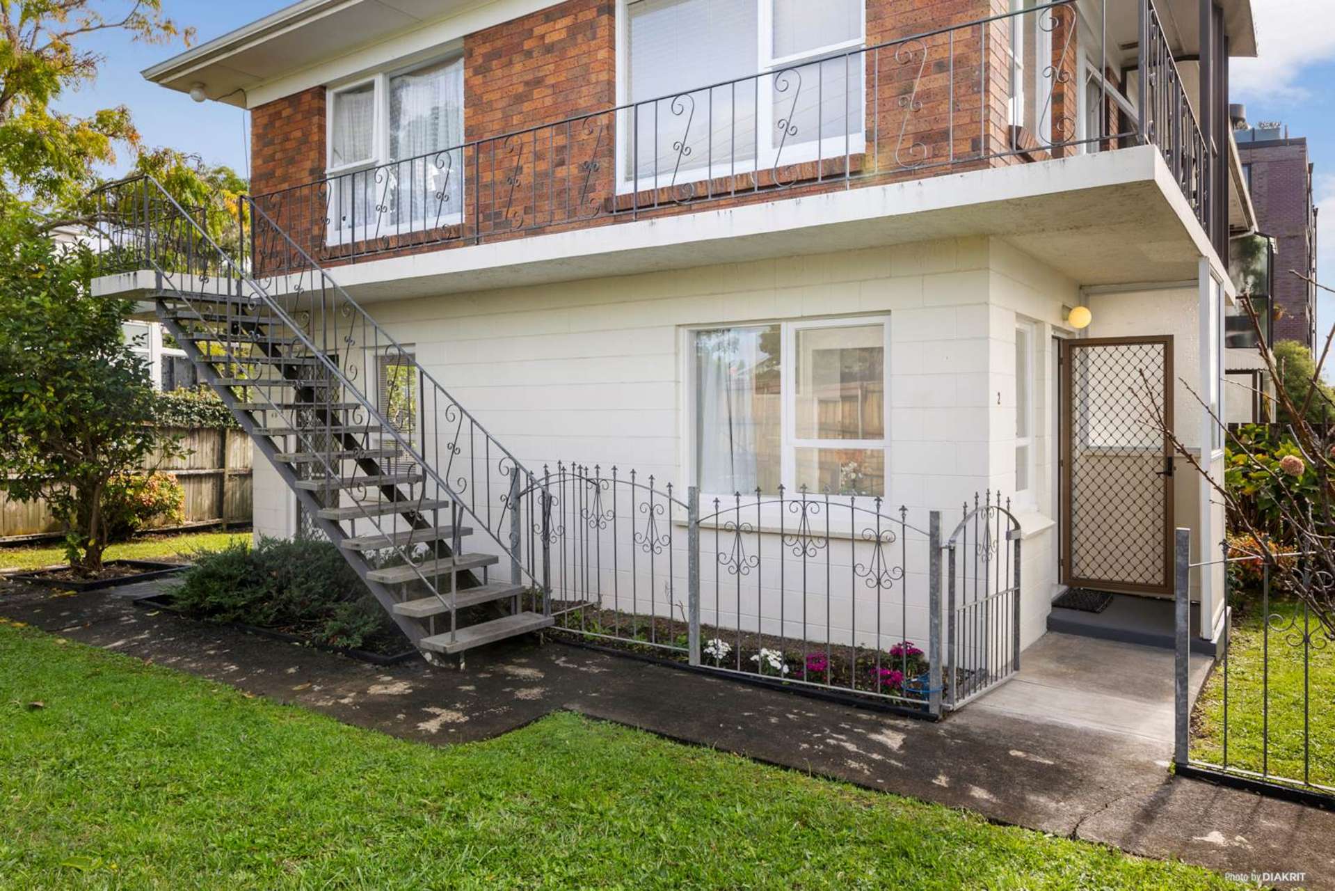 2/49 Western Springs Road Morningside_0