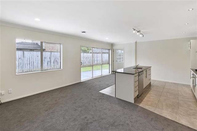 16 Kalmore Place Flat Bush_4