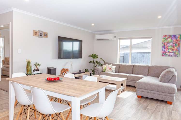 15 Magnolia Crescent Tawhero_9