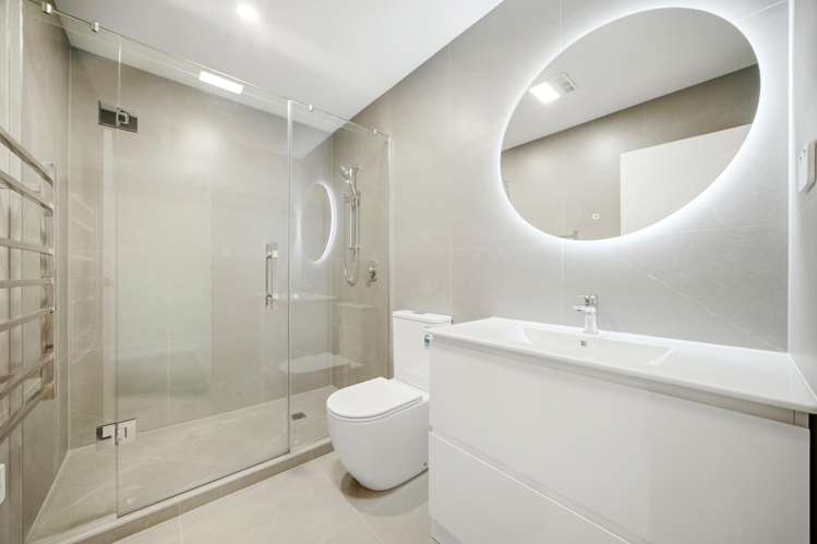 21/20 Melia Place_2
