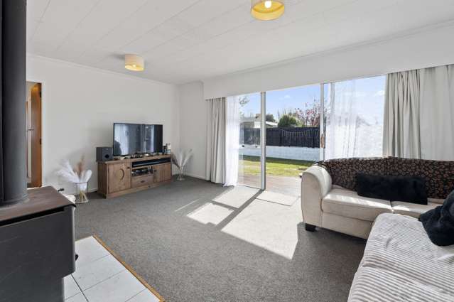 24 Joanne Crescent Pukehangi_2