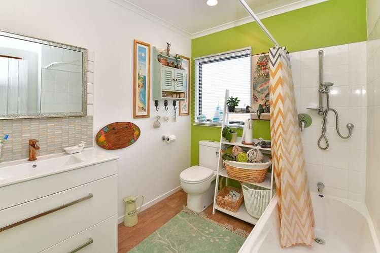 143 Brian Crescent Stanmore Bay_7