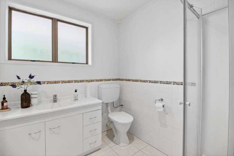 52 Jandell Crescent Bucklands Beach_15