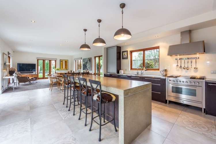 27 Wroxton Terrace Merivale_5