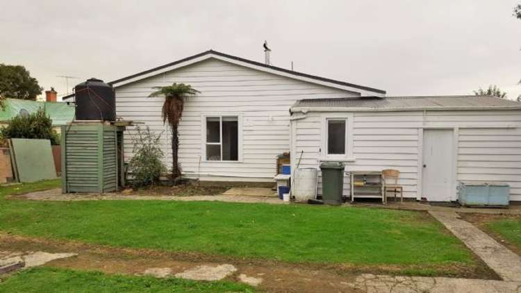 6 Main Road Owaka_12