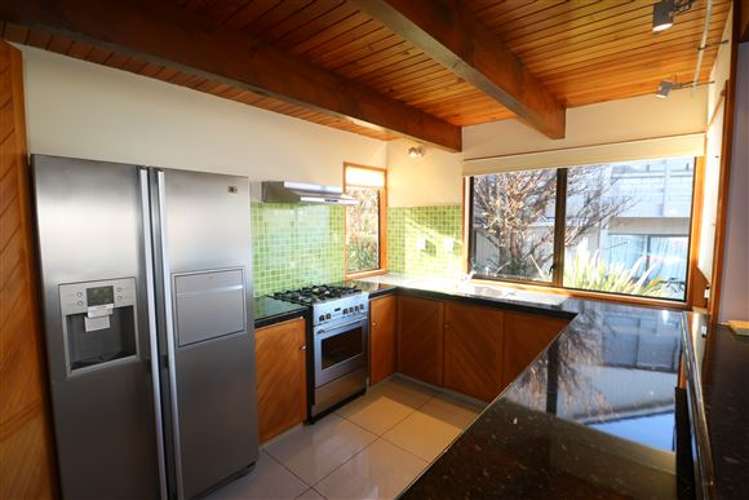 92 Wynyard Crescent Fernhill/Sunshine Bay_6