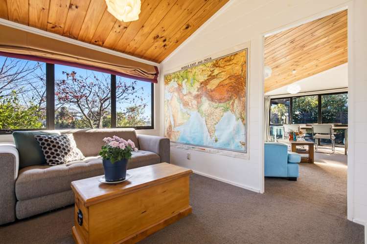 11 Armstrong Grove Hilltop_15