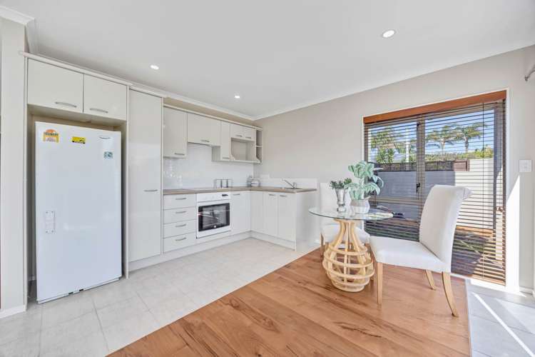 8 Devon Road Bucklands Beach_31