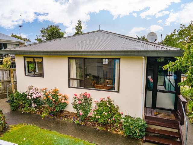 Standalone Townhouse - Super Sunny, Compact & Cosy