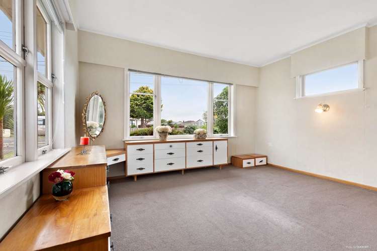 14 Taikata Road Te Atatu Peninsula_10