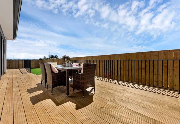 27 Korowhiti Road Clarks Beach_16