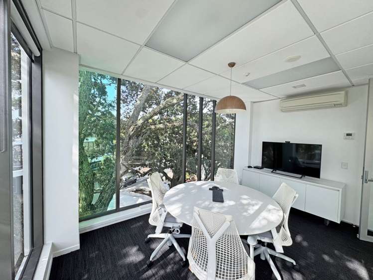 Level 2/132 Hurstmere Road Takapuna_5
