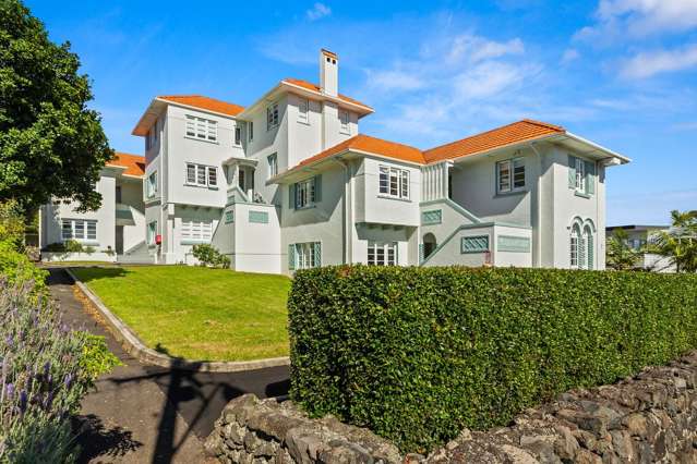 Historic Art Deco Apartment