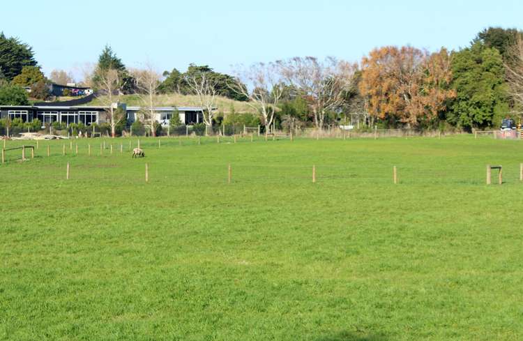 7 Black Road Otatara_7