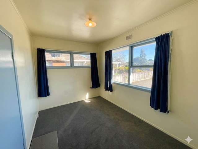 79 Preston Road Clover Park_4