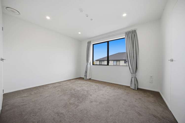 10 Peony Mews Oteha_12