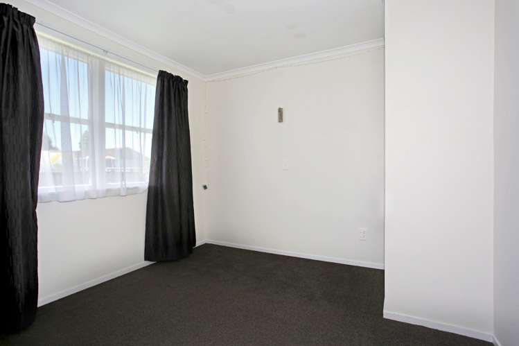 1/1 Cooper Place Papakura_6