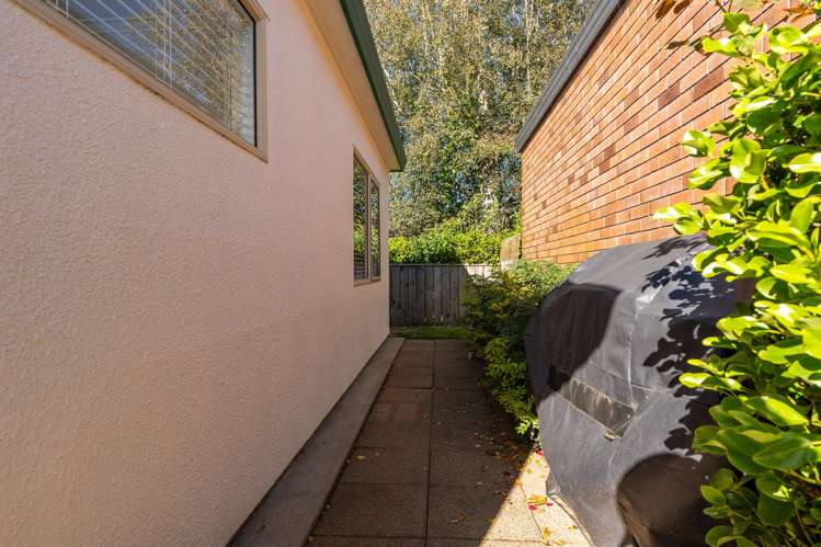 6 Longford Court Forest Lake_19