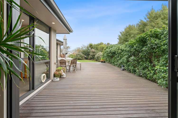 76 Rowan Avenue Aranui_17