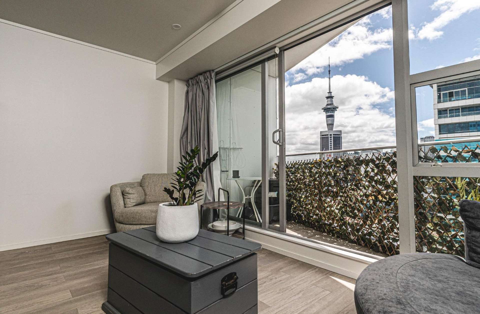 1603/430 Queen Street 10015_0