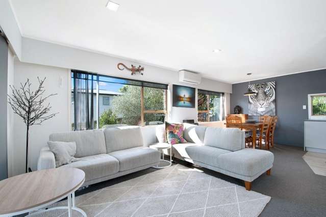 2/3 Cezanne Place New Lynn_2