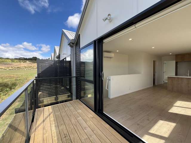 Corner Townhouse in Orewa