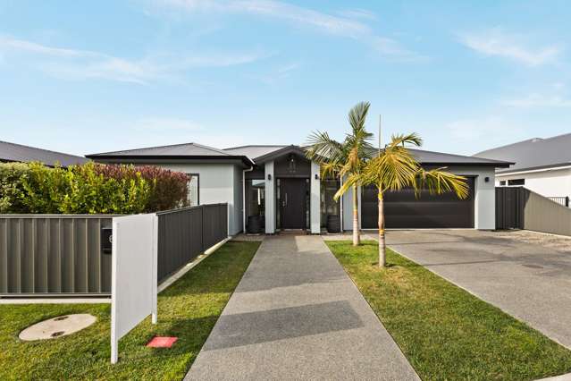 Exceptional design, quiet cul-de-sac gem