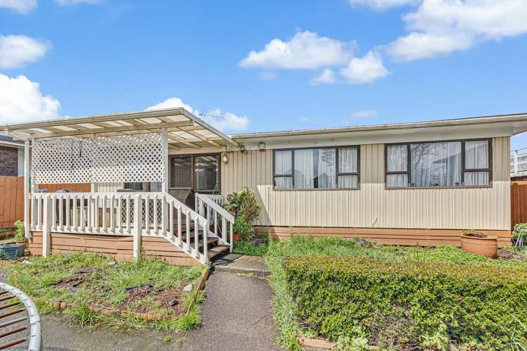 221 Edmonton Road Te Atatu South_1