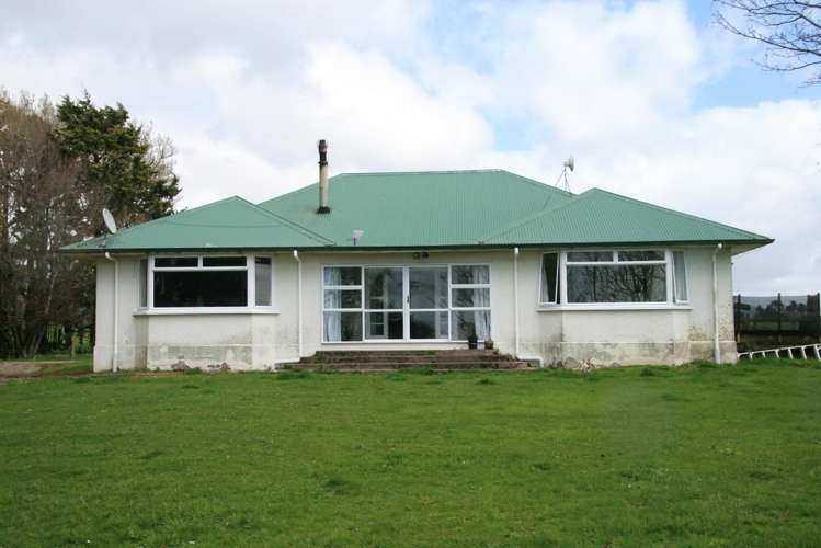 1996 Egmont Road Inglewood_10