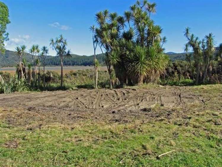 35 Bishop Road Parapara_2