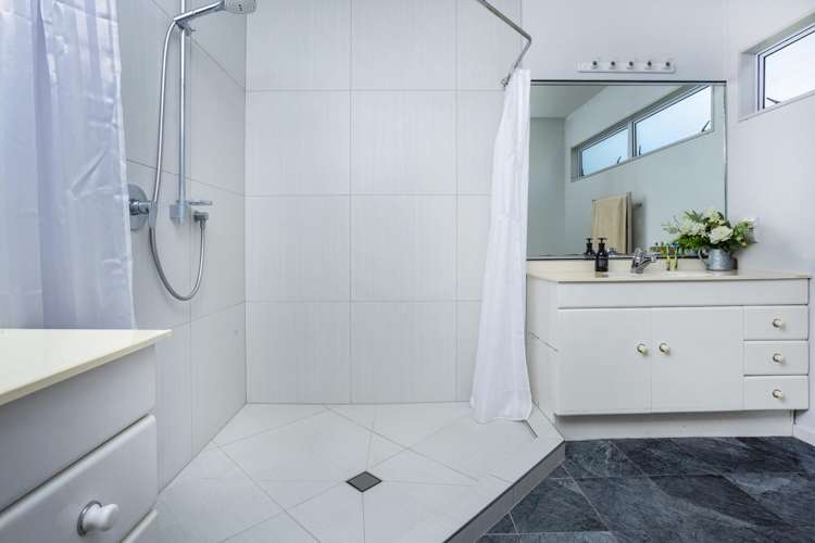 20b Marama Street Castor Bay_16