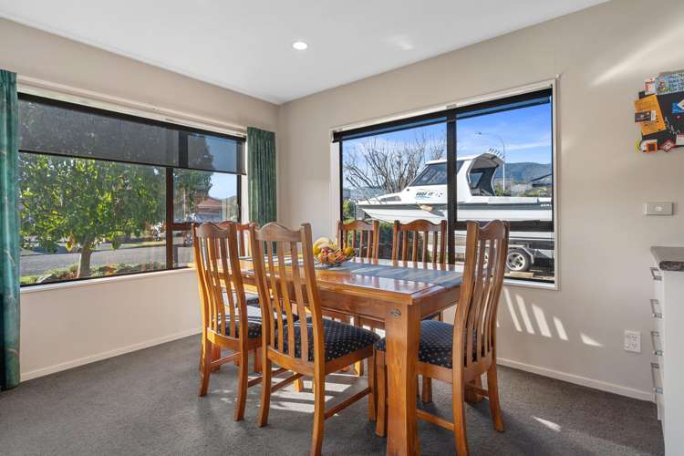 17 Coleridge Place Stoke_6